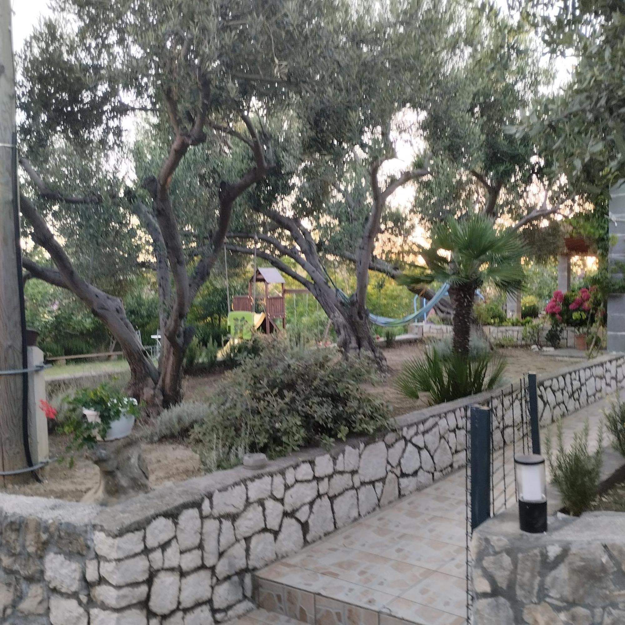 Apartmani Gero Lopar Dış mekan fotoğraf